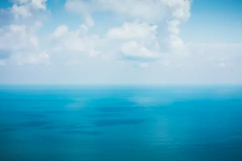 Wallpaper Air yang Tenang 4K · minimal · 3840×2560