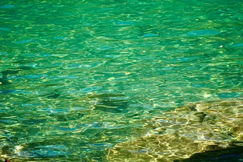 Wallpaper Laguna Jernih 4K · ocean · 3840×2560