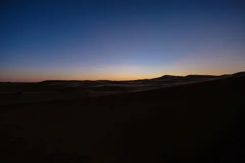 Kumullarda Gün Batımı 4K Duvar Kağıdı · minimal · 3840×2560