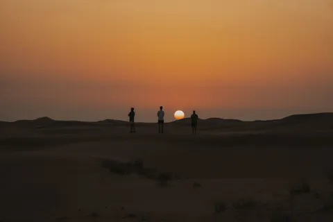 Dünen-Sonnenuntergang 4K Hintergrundbild · minimal · 3840×2560