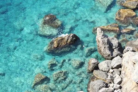 Wallpaper Laguna Jernih 4K · ocean · 3840×2560