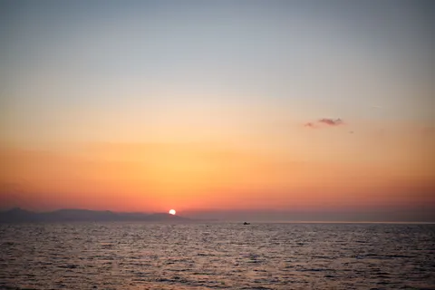 والپیپر افق گرادیانی با کیفیت 4K · minimal · 3840×2563
