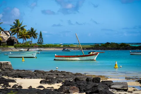Wallpaper Laguna Jernih 4K · ocean · 3840×2560