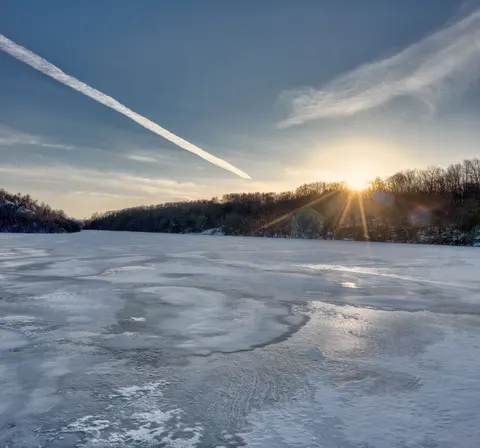 Wintersee 4K Hintergrundbild · winter · 3840×3580