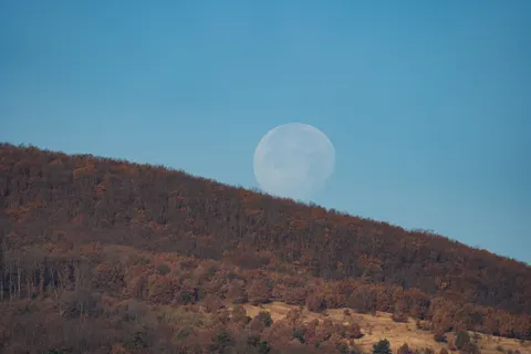 Full Moon 4K Wallpaper · space · 3840×2560