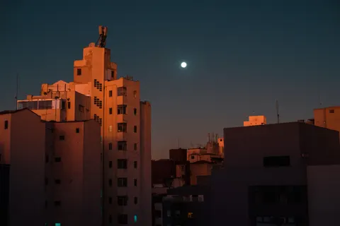 Full Moon 4K Wallpaper · space · 3840×2563