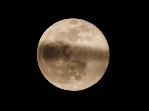 Full Moon 4K Wallpaper · space · 3840×2880