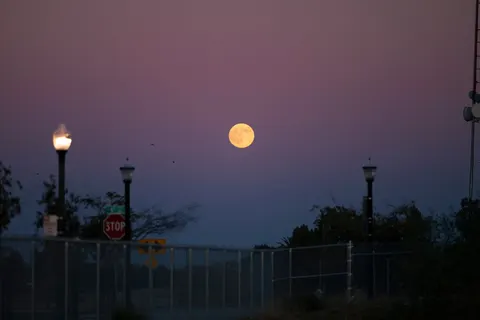Full Moon 4K Wallpaper · space · 3840×2560