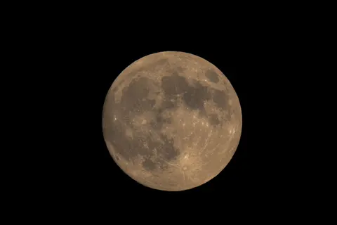 पूर्णिमा का चाँद 4K वॉलपेपर · space · 3840×2560