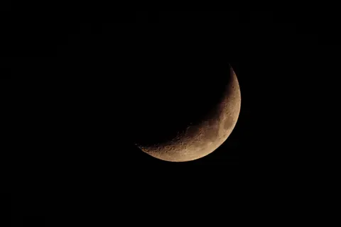 Moon Craters 4K Wallpaper · space · 3840×2560