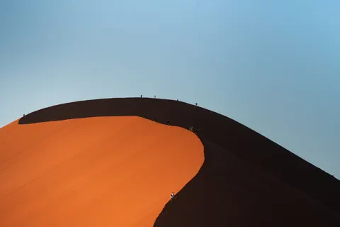 沙漠曲线 4K壁纸 · minimal · 3840×2561