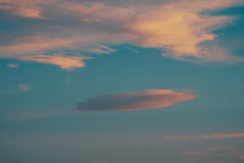 خلفية سماء باستيل بدقة 4K · minimal · 3840×2560