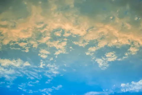 Pastel Sky 4K Wallpaper · minimal · 3840×2560
