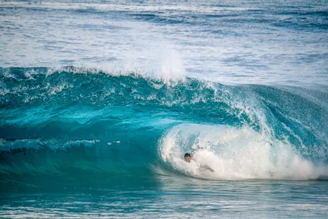 Hình nền Sóng Lướt Ván 4K · ocean · 3840×2560