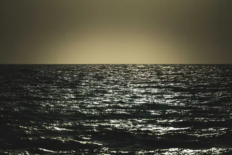 Papel de parede Água parada 4K · minimal · 3840×2560
