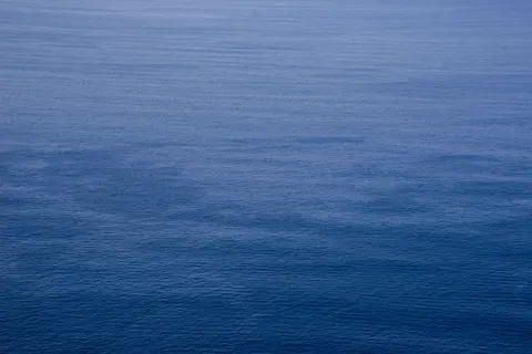 静水 4K壁纸 · minimal · 3840×2563