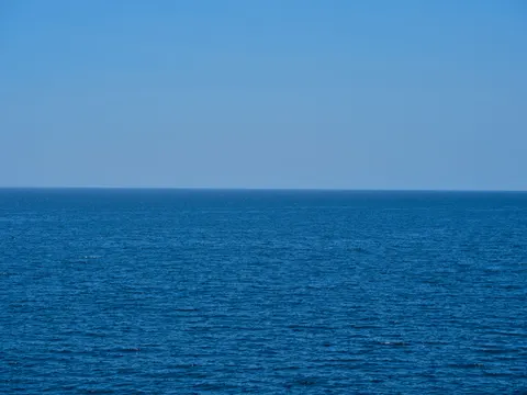 靜水 4K桌布 · minimal · 3840×2880