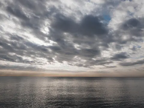 Still Water 4K Wallpaper · minimal · 3840×2880