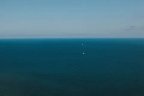 静水 4K壁纸 · minimal · 3840×2560