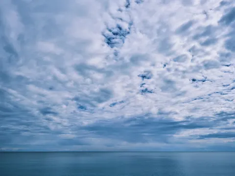 Still Water 4K Wallpaper · minimal · 3840×2880