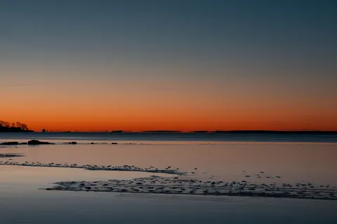 ठहरा हुआ पानी 4K वॉलपेपर · minimal · 3840×2560