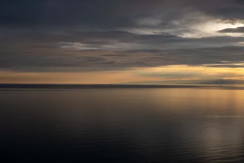 Still Water 4K Wallpaper · minimal · 3840×2560