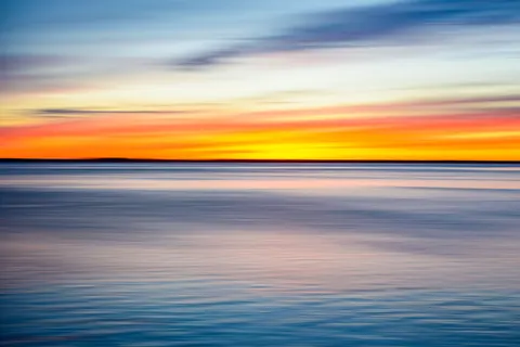 Fond d'écran Eau calme 4K · minimal · 3840×2563