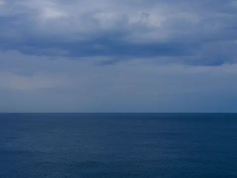 Stilles Wasser 4K Hintergrundbild · minimal · 3840×2880
