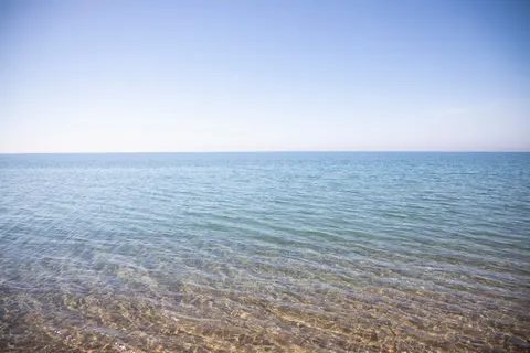 Still Water 4K Wallpaper · minimal · 3840×2560