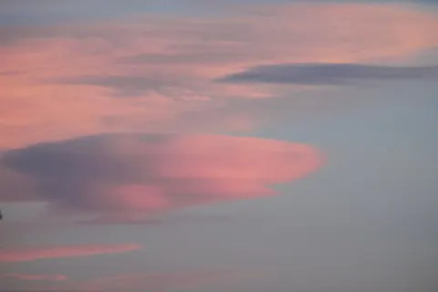 パステルの雲 4K壁紙 · minimal · 3840×2560