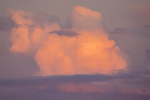 Pastelwolken 4K-achtergrond · minimal · 3840×2561