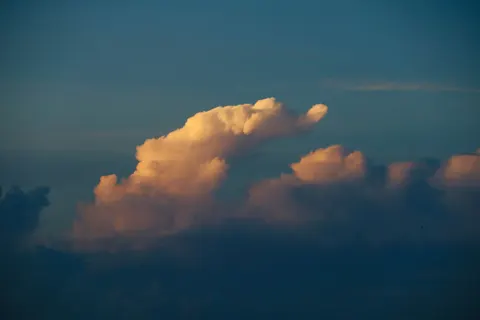 Pastellwolken 4K Hintergrundbild · minimal · 3840×2560