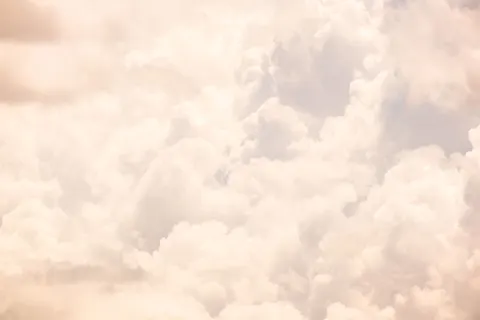 粉彩云朵 4K壁纸 · minimal · 3840×2560