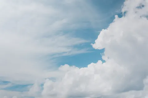 파스텔 구름 4K 배경화면 · minimal · 3840×2560