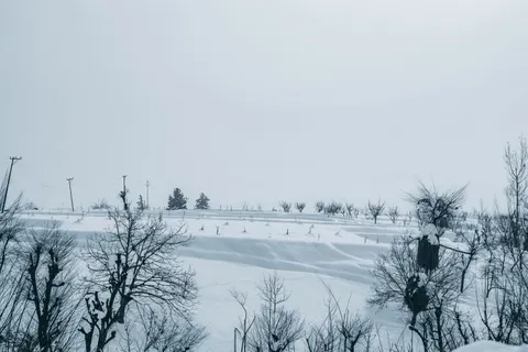 Snow Field 4K Wallpaper · minimal · 3840×2560
