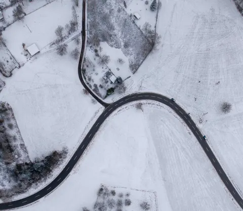 Papel de parede Campo de neve 4K · minimal · 3840×3336