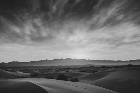 والپیپر غروب تپه‌های شنی با کیفیت 4K · minimal · 3840×2561