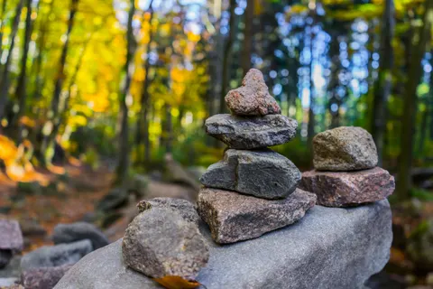 Zen Stones 4K Wallpaper · minimal · 3840×2560