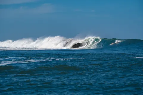 サーフィンの波 4K壁紙 · ocean · 3840×2560