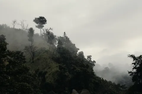 والپیپر مینیمال با کیفیت 4K · minimal · 3840×2560