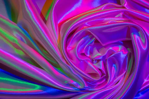 Holographic 4K Wallpaper · abstract · 3840×2560