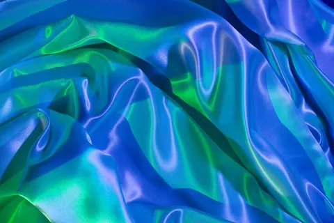 Holographic 4K Wallpaper · abstract · 3840×2560