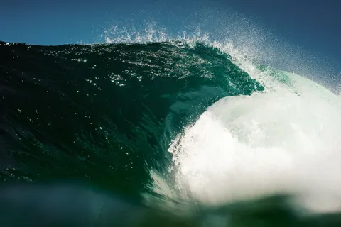 冲浪海浪 4K壁纸 · ocean · 3840×2563