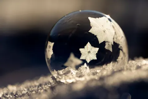 والپیپر حباب صابون با کیفیت 4K · abstract · 3840×2560