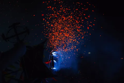 Fond d'écran Particules lumineuses 4K · abstract · 3840×2560