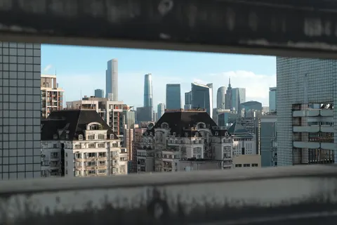 유리 타워 4K 배경화면 · architecture · 3840×2560
