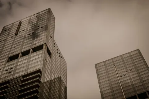 Cam Kule 4K Duvar Kağıdı · architecture · 3840×2560