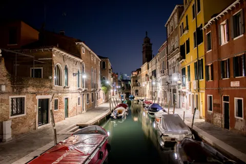 Fondo de pantalla Canal de Venecia 4K · architecture · 3840×2560