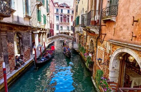 Fondo de pantalla Canal de Venecia 4K · architecture · 3840×2507