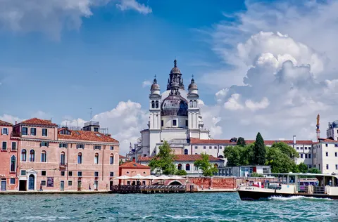 Venedik Kanalı 4K Duvar Kağıdı · architecture · 3840×2529